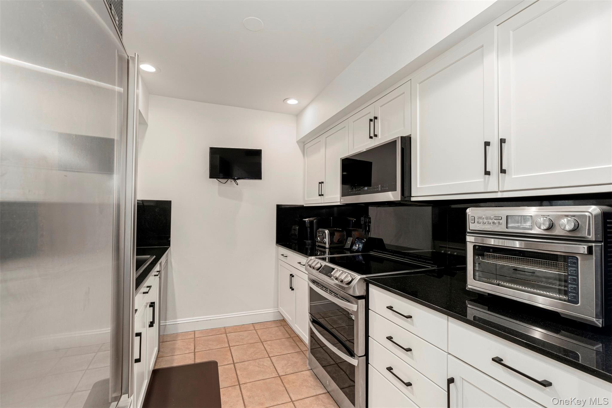 Piermont, New York, 10968, United States, 2 Bedrooms Bedrooms, ,3 BathroomsBathrooms,Residential,For Sale,1941803