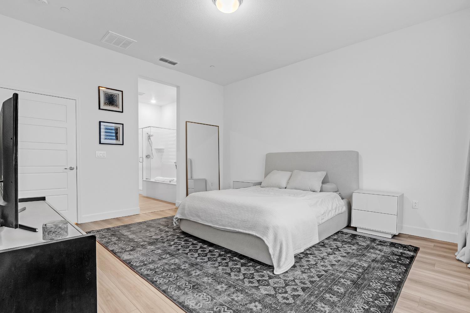 Sacramento, California, 95835, United States, 4 Bedrooms Bedrooms, ,3 BathroomsBathrooms,Residential,For Sale,1998262