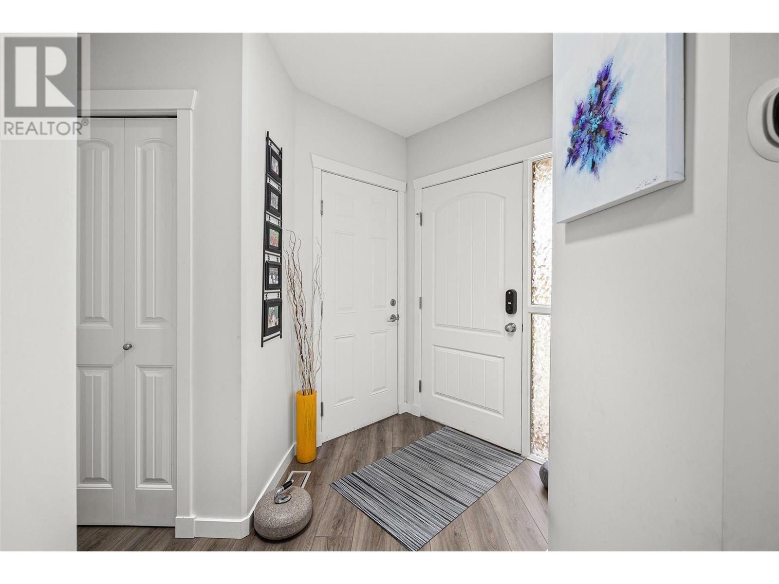 KELOWNA, British Columbia, V1V 2W3, CA, 4 Bedrooms Bedrooms, ,3 BathroomsBathrooms,Residential,For Sale,1882700