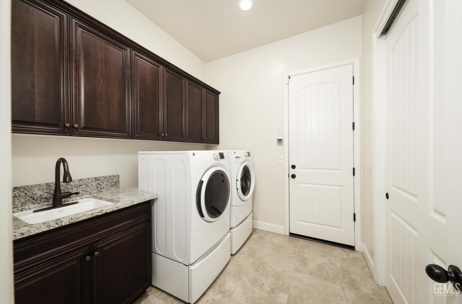 Bakersfield, California, 93314, United States, 4 Bedrooms Bedrooms, ,4 BathroomsBathrooms,Residential,For Sale,2010376