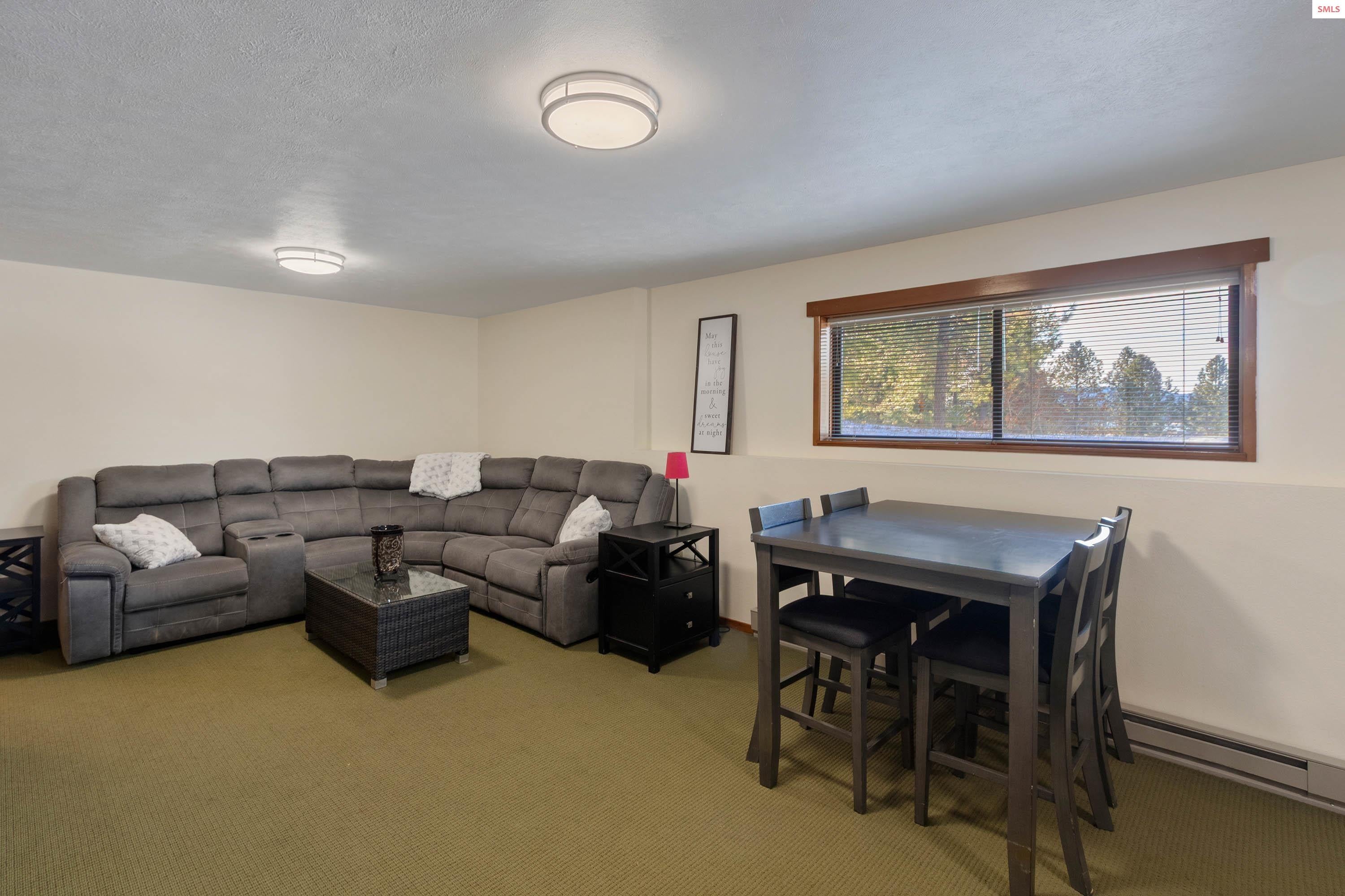 Sagle, Idaho, 83860, United States, 4 Bedrooms Bedrooms, ,2 BathroomsBathrooms,Residential,For Sale,2022483