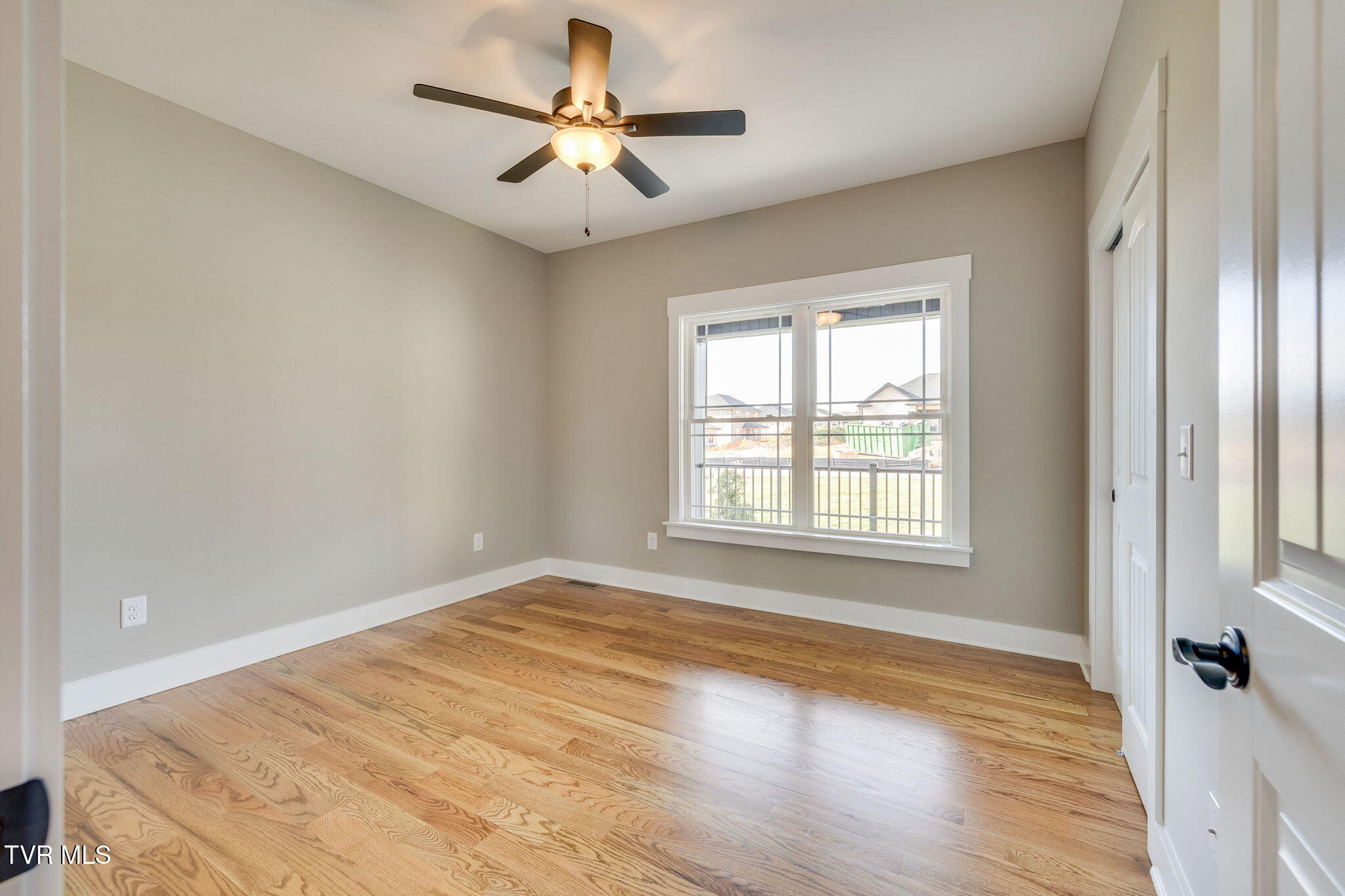 Jonesborough, Tennessee, 37659, United States, 4 Bedrooms Bedrooms, ,3 BathroomsBathrooms,Residential,For Sale,1974561