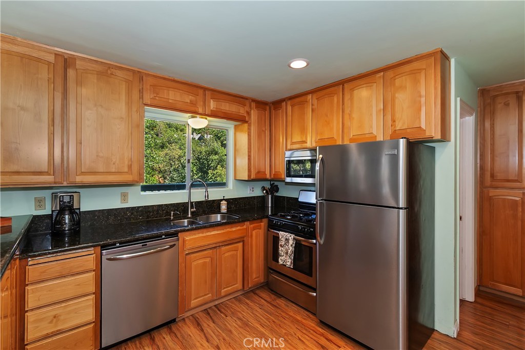 Lake Arrowhead, California, 92352, United States, 4 Bedrooms Bedrooms, ,2 BathroomsBathrooms,Residential,For Sale,1955780