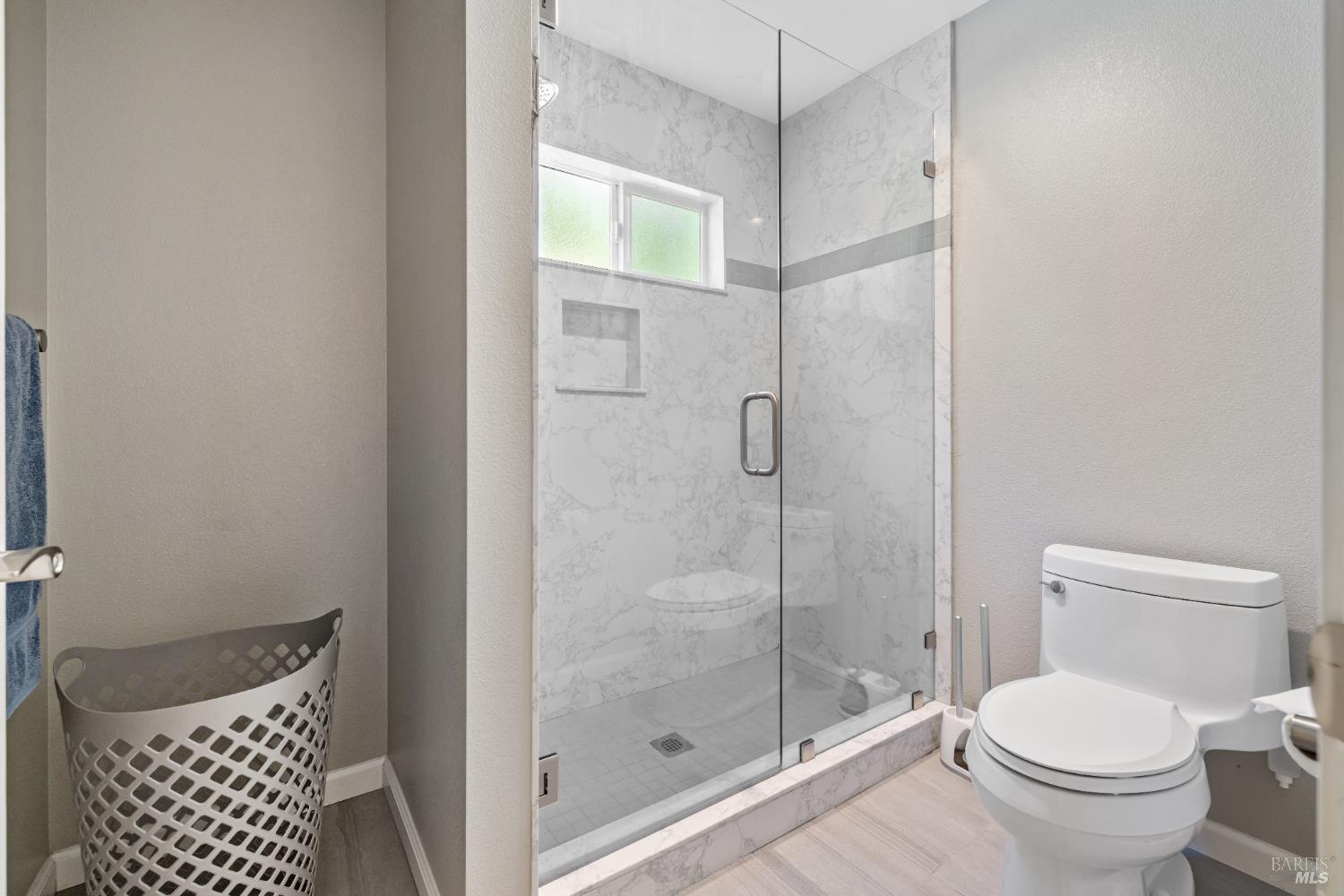 Petaluma, California, 94952, United States, 3 Bedrooms Bedrooms, ,2 BathroomsBathrooms,Residential,For Sale,1914314