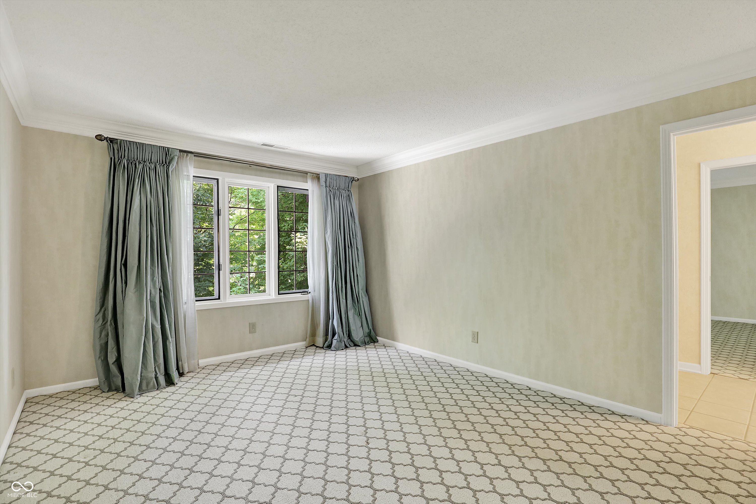 Indianapolis, Indiana, 46260, United States, 4 Bedrooms Bedrooms, ,6 BathroomsBathrooms,Residential,For Sale,1976230