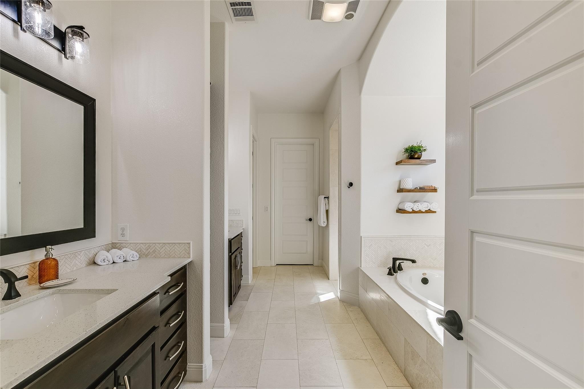 Georgetown, Texas, 78633, United States, 4 Bedrooms Bedrooms, ,3 BathroomsBathrooms,Residential,For Sale,1982039