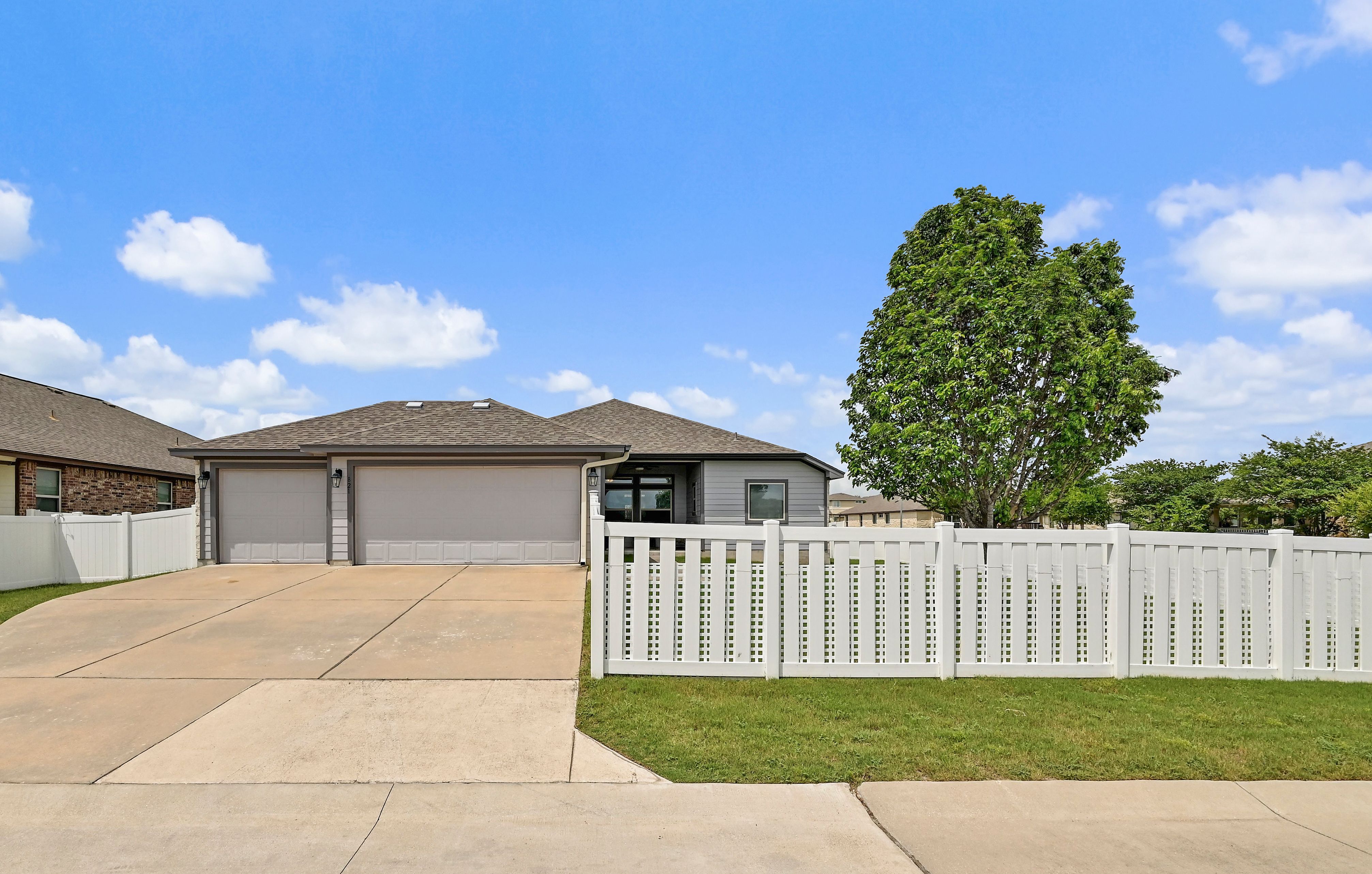  Rare 3-Car Garage + Corner Lot in Highland Park - 物件實景