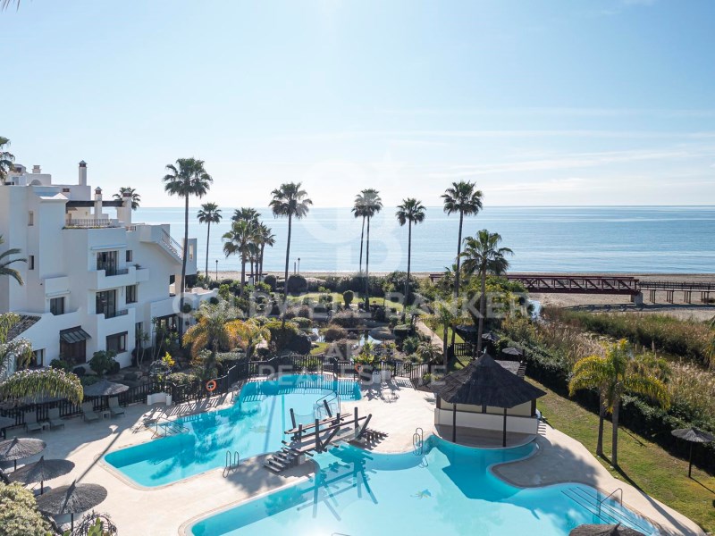 Estepona, Andalusia, ES, 3 Bedrooms Bedrooms, ,Residential,For Sale,1940839