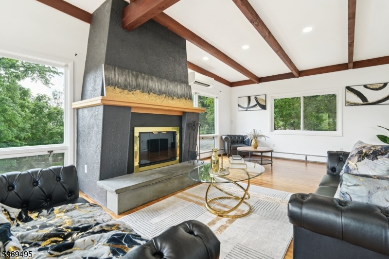 Kinnelon Boro, New Jersey, 07405, United States, 5 Bedrooms Bedrooms, ,4 BathroomsBathrooms,Residential,For Sale,1939062