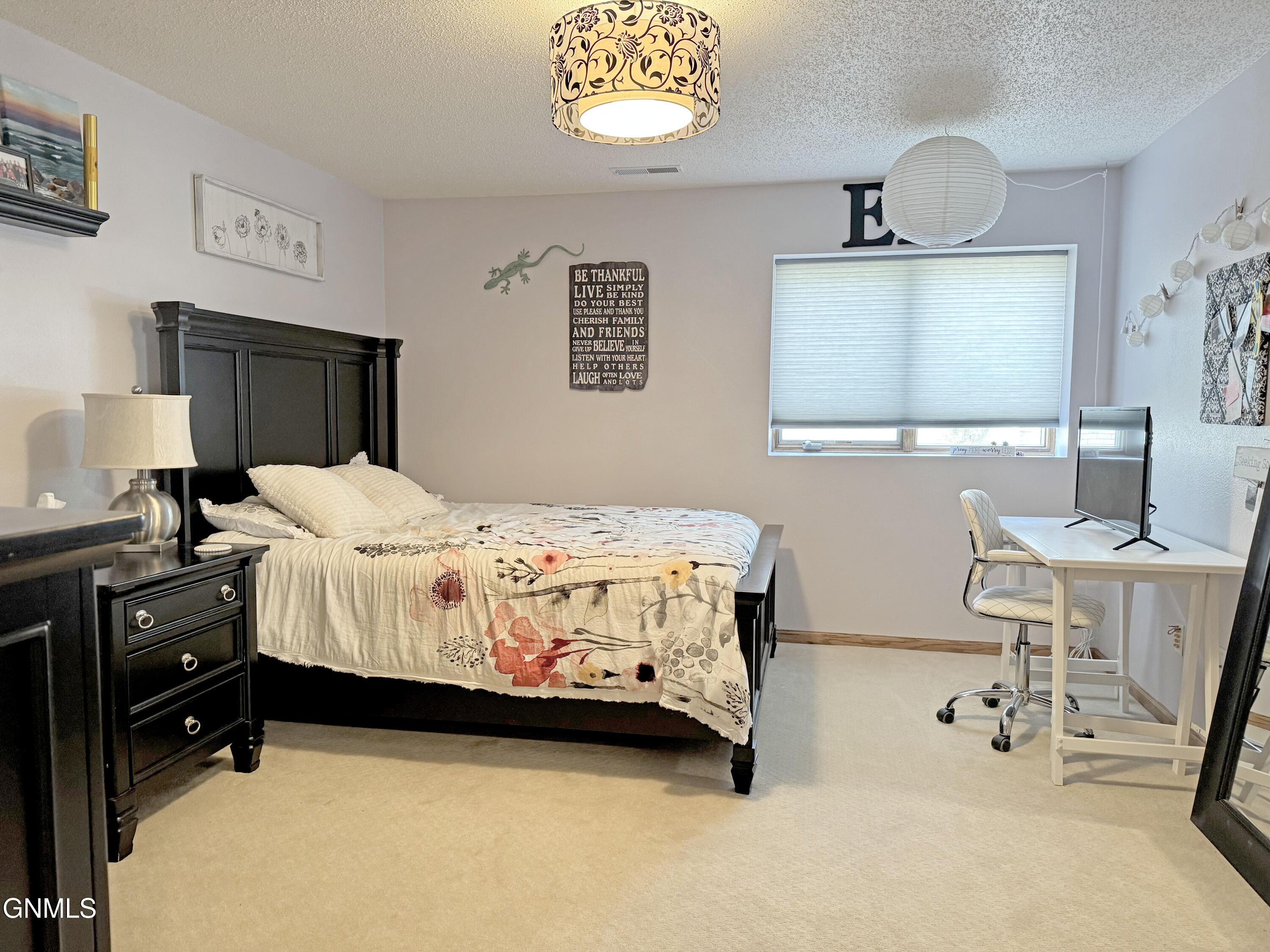 Bismarck, North Dakota, 58503, United States, 5 Bedrooms Bedrooms, ,2 BathroomsBathrooms,Residential,For Sale,2001566