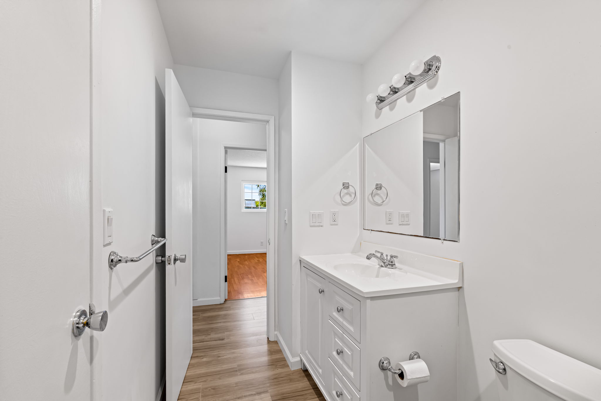 Watsonville, California, 95076, United States, 3 Bedrooms Bedrooms, ,2 BathroomsBathrooms,Residential,For Sale,1976793