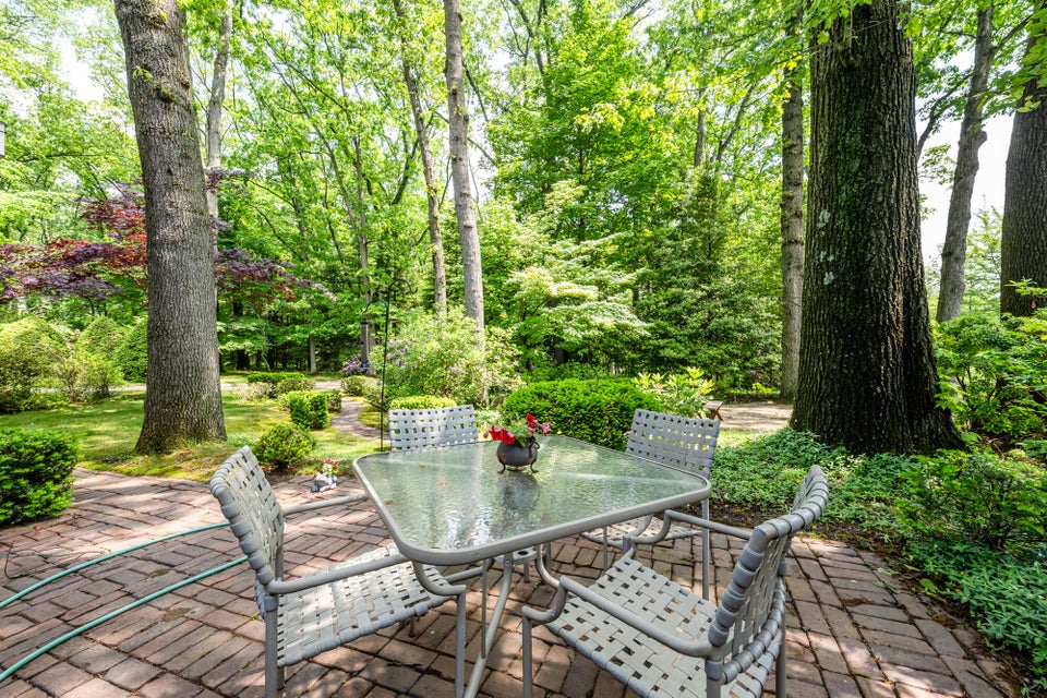 Coloma, Michigan, 49038, United States, 5 Bedrooms Bedrooms, ,4 BathroomsBathrooms,Residential,For Sale,1850191