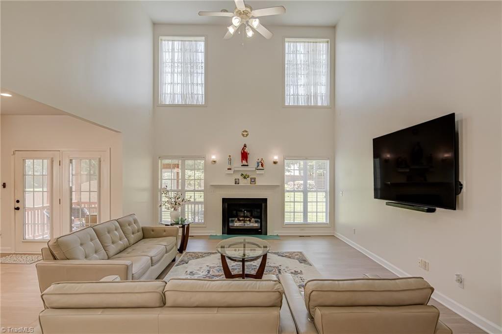 High Point, North Carolina, 27265, United States, 4 Bedrooms Bedrooms, ,3 BathroomsBathrooms,Residential,For Sale,1948916