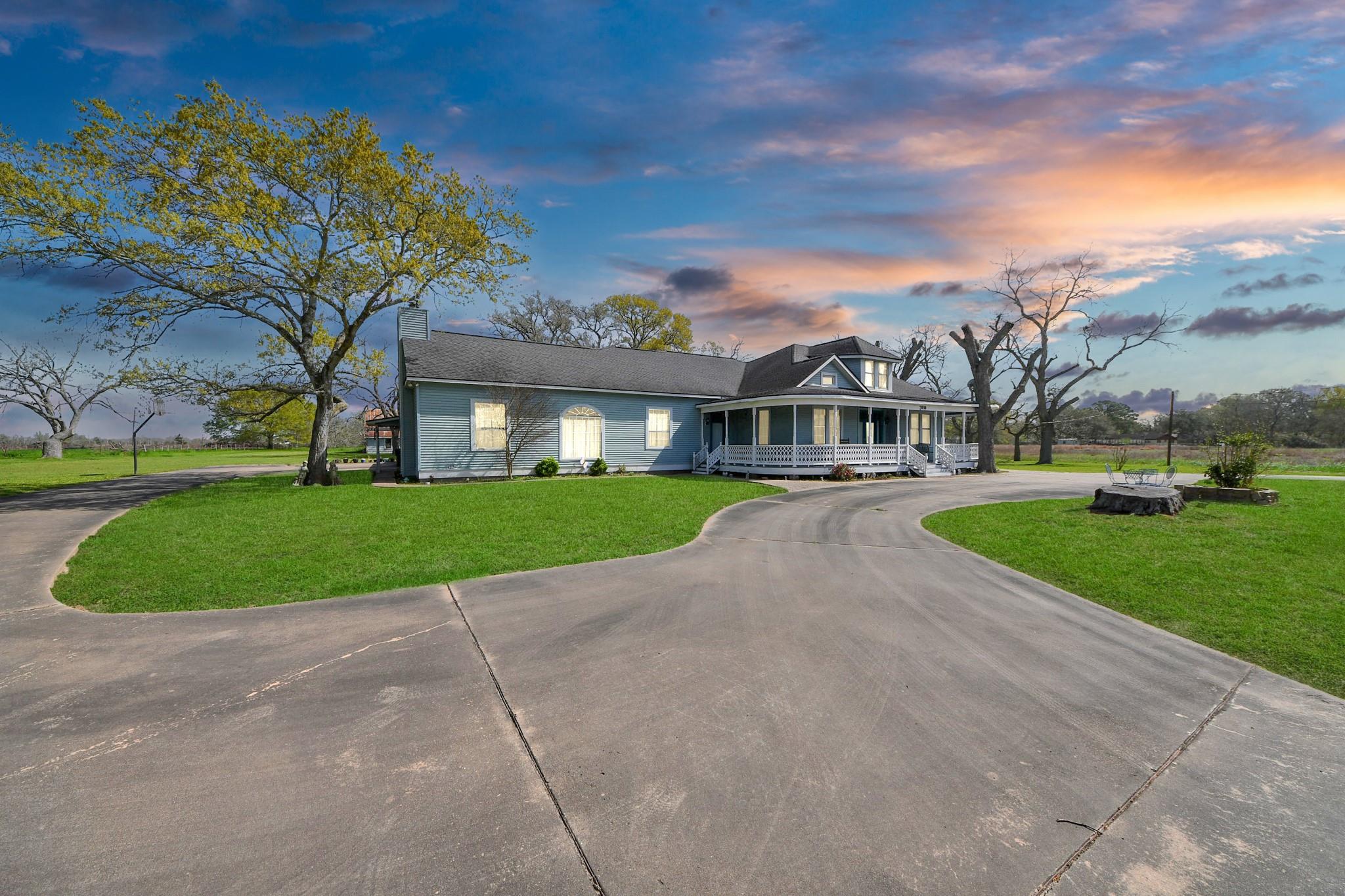 Wallis, Texas, 77485, United States, 3 Bedrooms Bedrooms, ,4 BathroomsBathrooms,Residential,For Sale,1928223