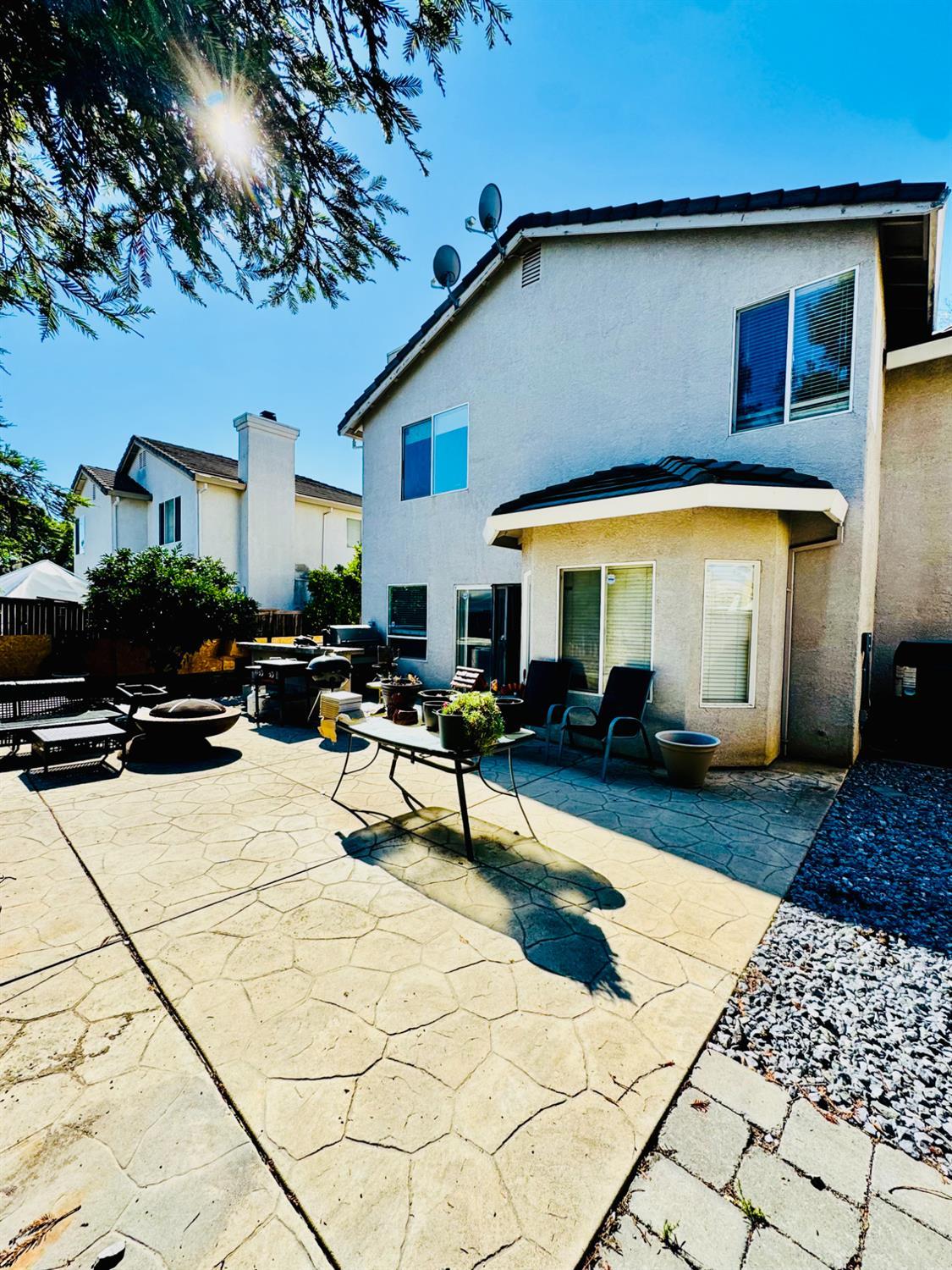 Elk Grove, California, 95624, United States, 4 Bedrooms Bedrooms, ,3 BathroomsBathrooms,Residential,For Sale,1976777