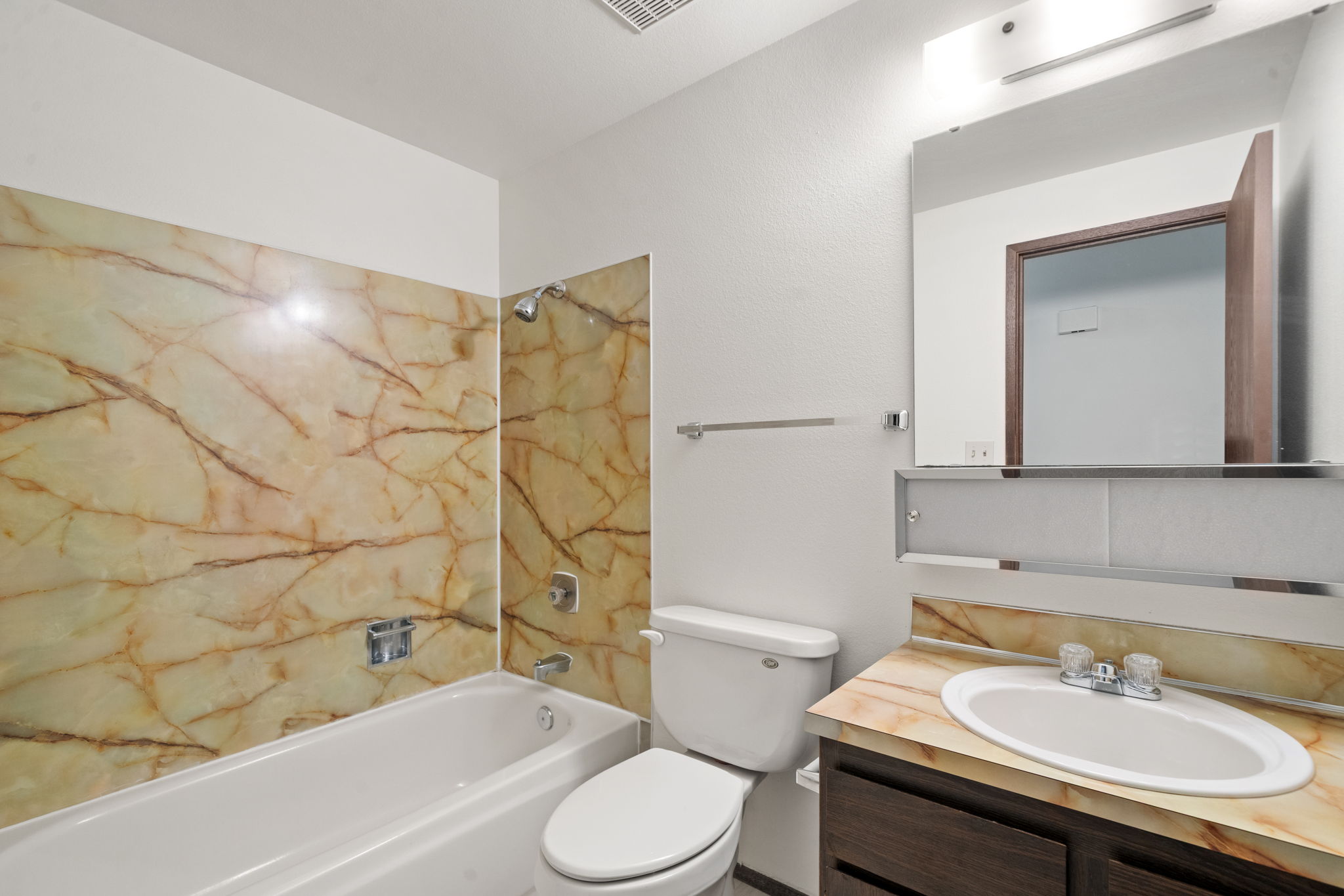  7838 NE 146th St, Kenmore, WA 98028 - 物件實景