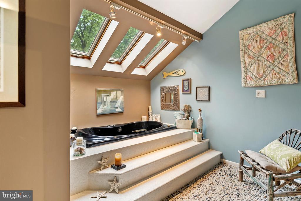 Wrightstown, New Jersey, 08562, United States, 5 Bedrooms Bedrooms, ,4 BathroomsBathrooms,Residential,For Sale,2048850