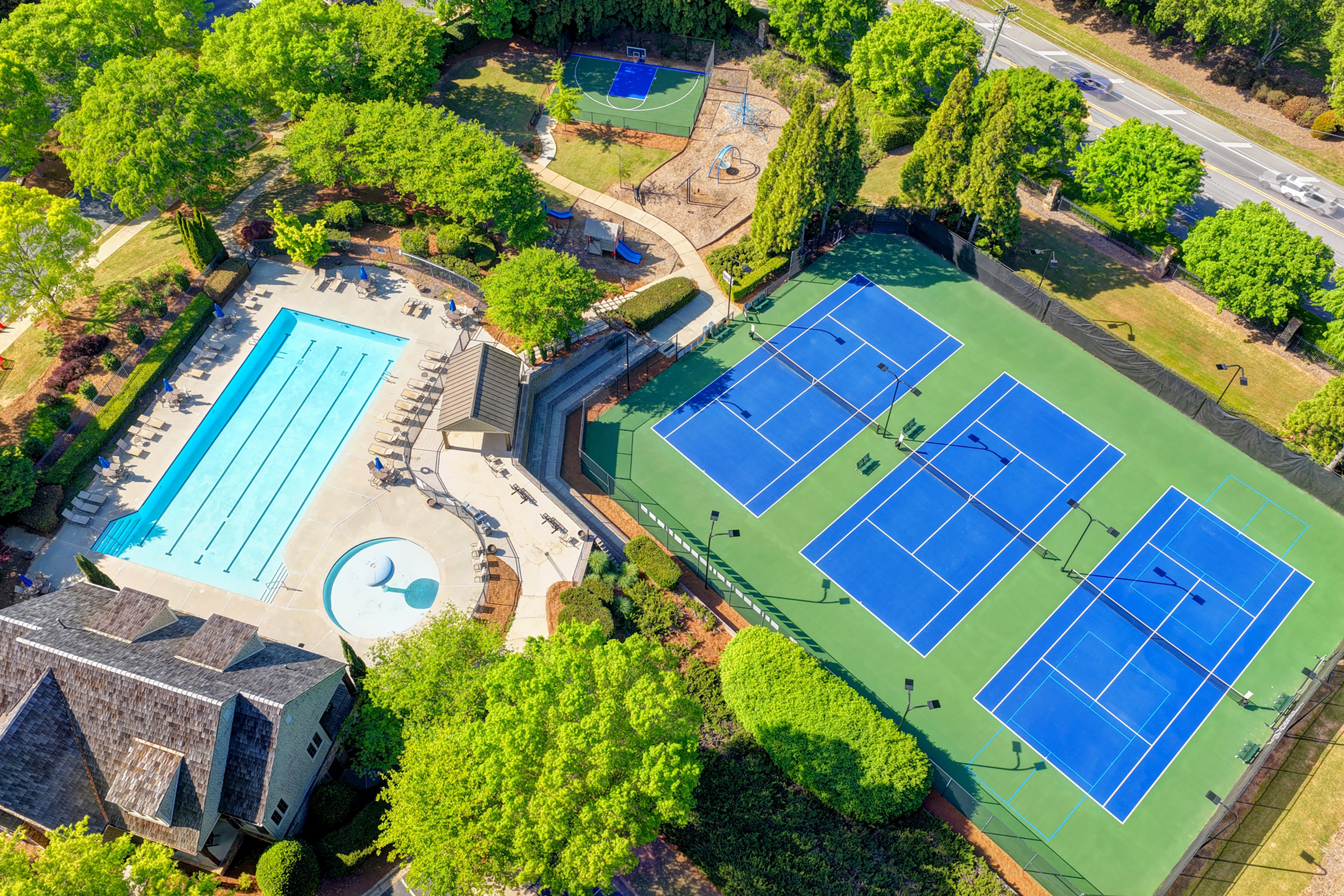  Luxury, Comfort and Privacy in One of Roswell