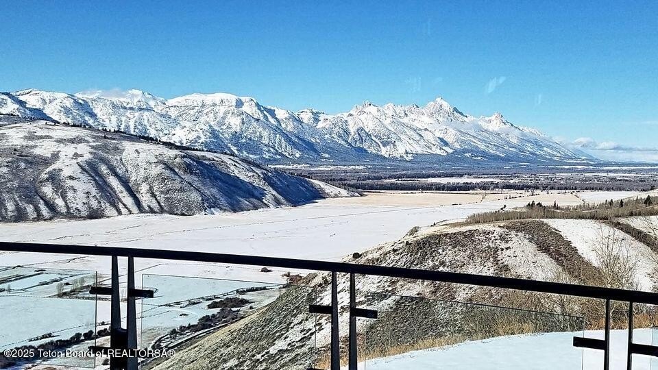 Jackson, Wyoming, 83001, United States, 4 Bedrooms Bedrooms, ,5 BathroomsBathrooms,Residential,For Sale,1851066