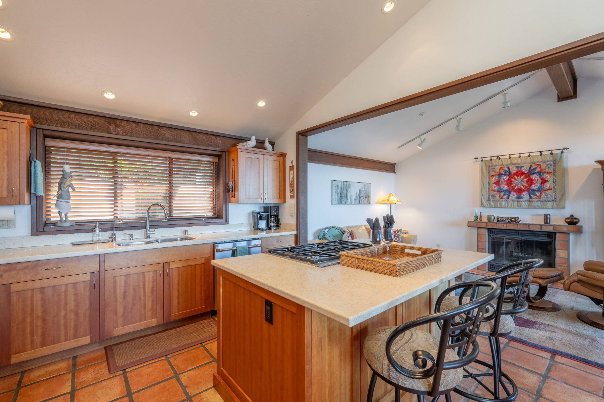  214 Crest Road - 物件實景