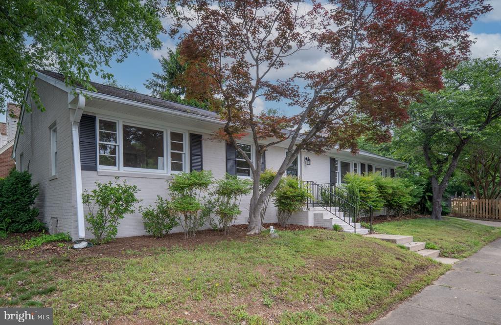 Fredericksburg, Virginia, 22401, United States, 3 Bedrooms Bedrooms, ,2 BathroomsBathrooms,Residential,For Sale,1805404