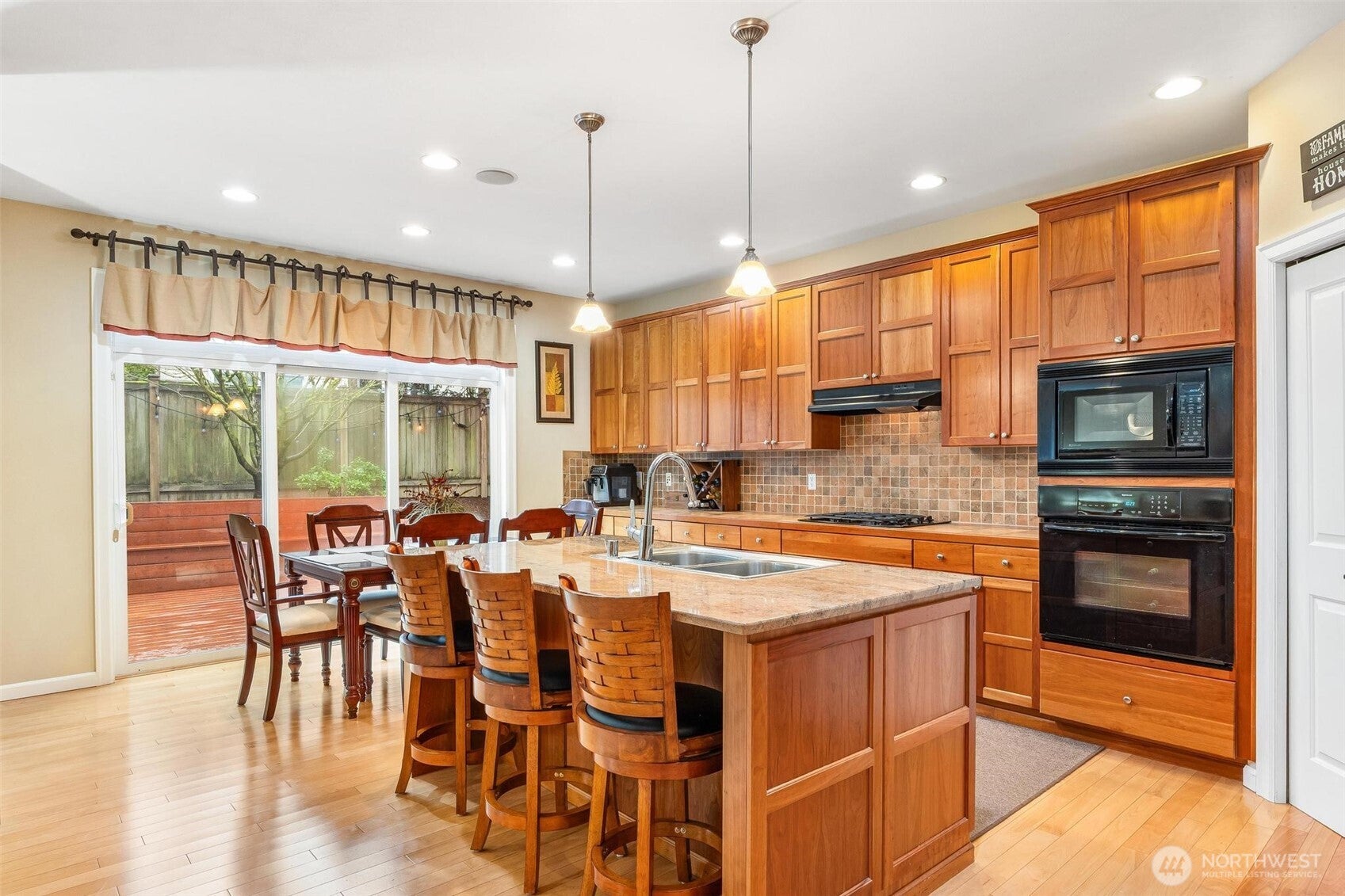 Mill Creek, Washington, 98012, United States, 5 Bedrooms Bedrooms, ,2 BathroomsBathrooms,Residential,For Sale,2034183