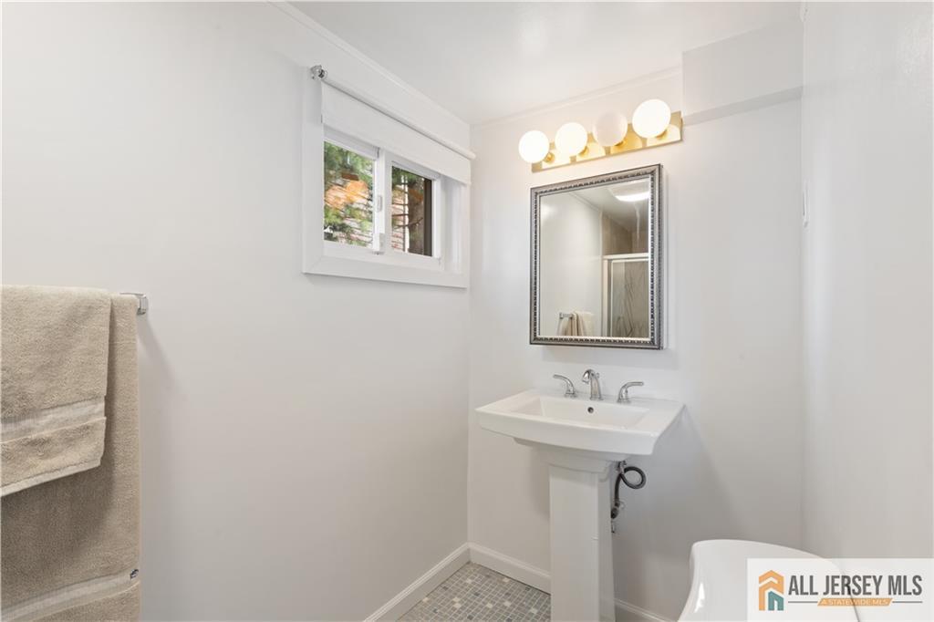 Piscataway, New Jersey, 08854, United States, 3 Bedrooms Bedrooms, ,2 BathroomsBathrooms,Residential,For Sale,1940160