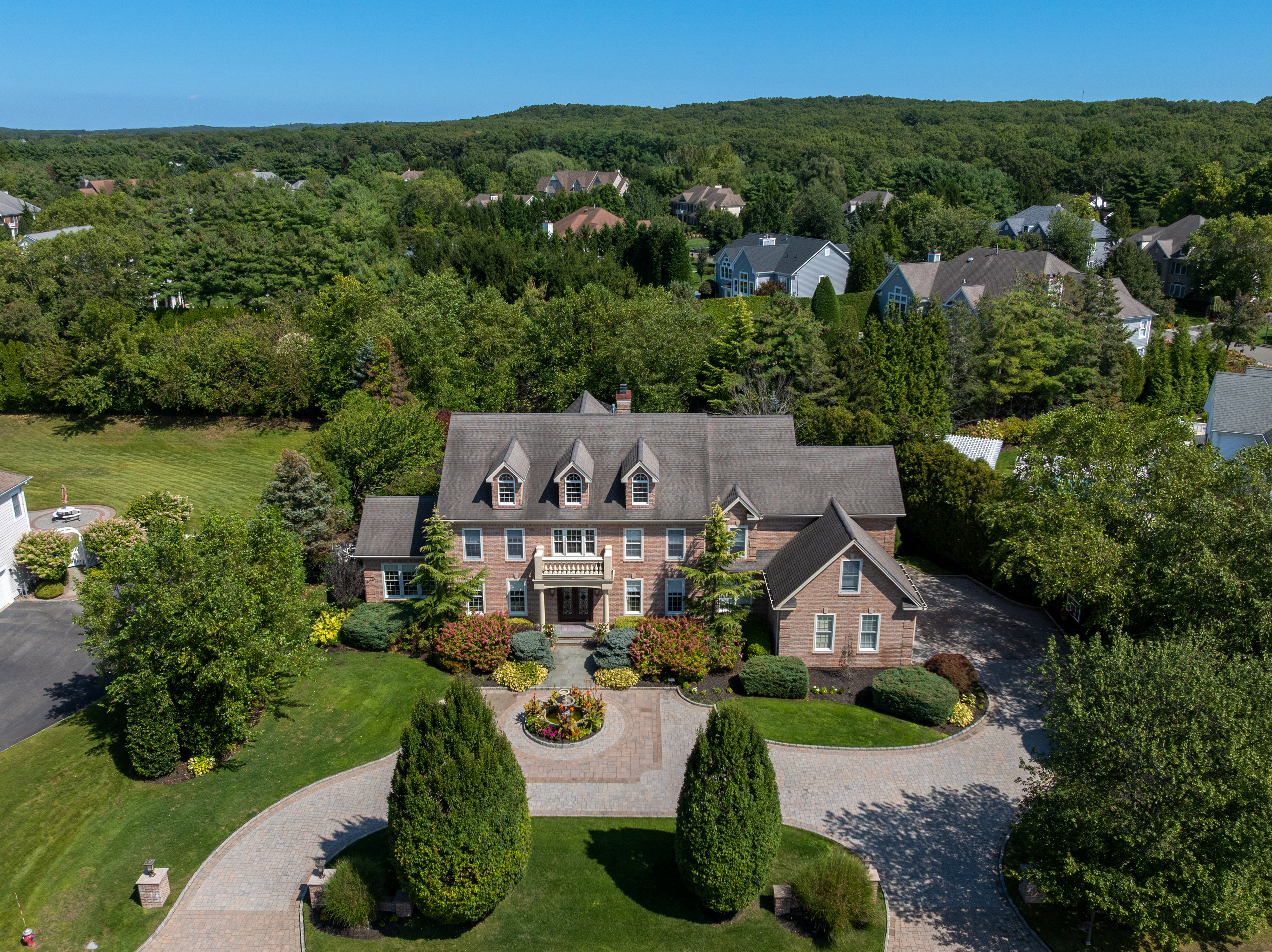 23 Legends Circle, Melville, NY, 11747 