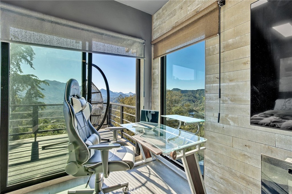 Calabasas, California, 91302, United States, 5 Bedrooms Bedrooms, ,3 BathroomsBathrooms,Residential,For Sale,1742769