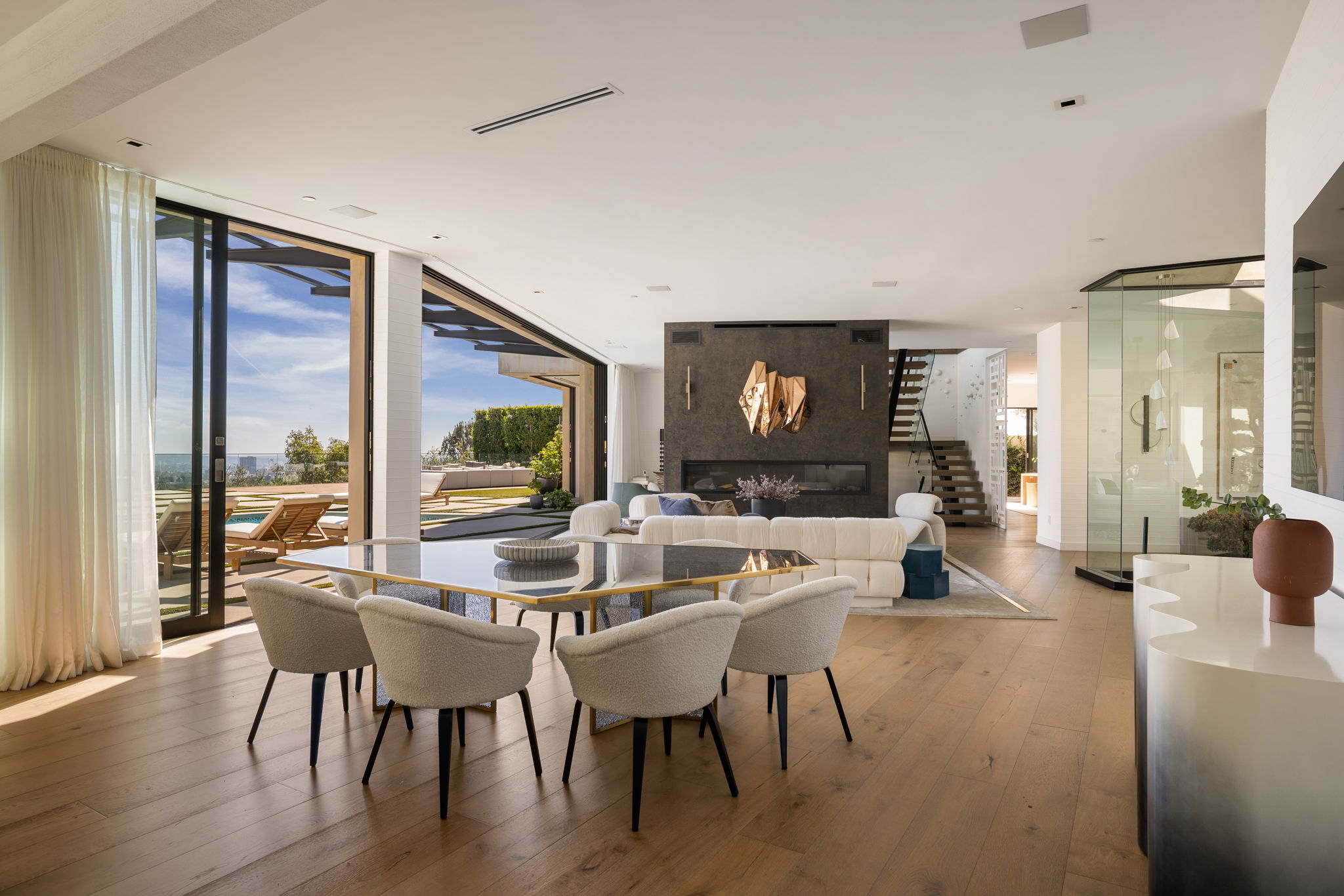  816 Glenmere Way - 物件實景