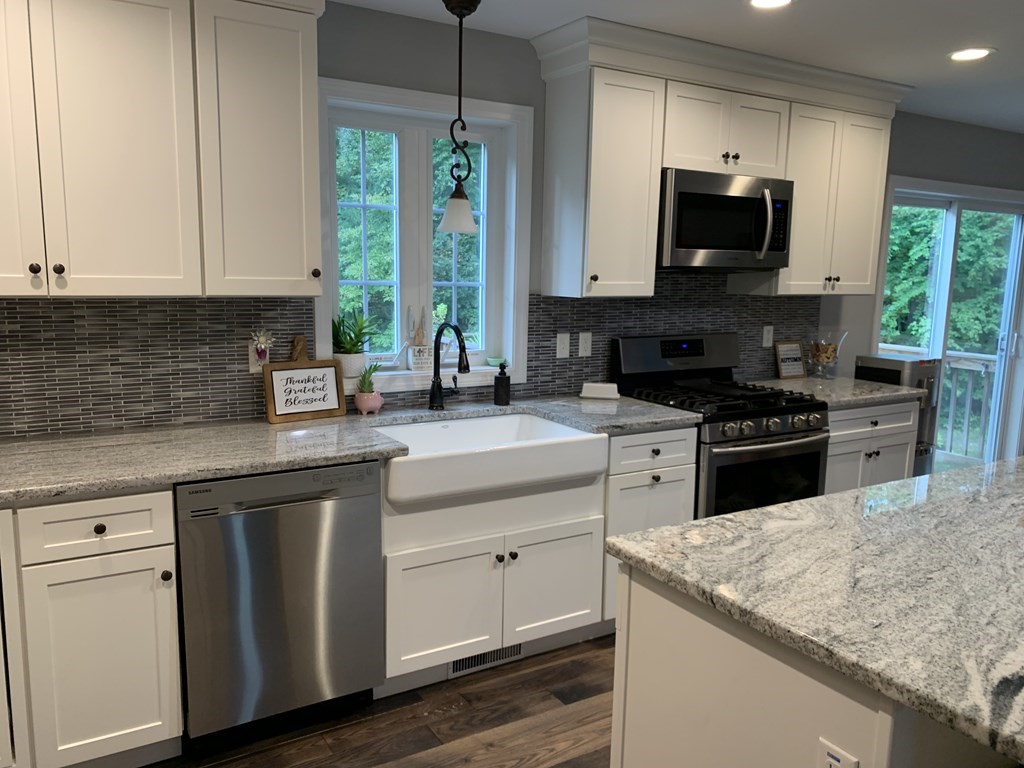 Derry, New Hampshire, 03038, United States, 4 Bedrooms Bedrooms, ,3 BathroomsBathrooms,Residential,For Sale,1942681