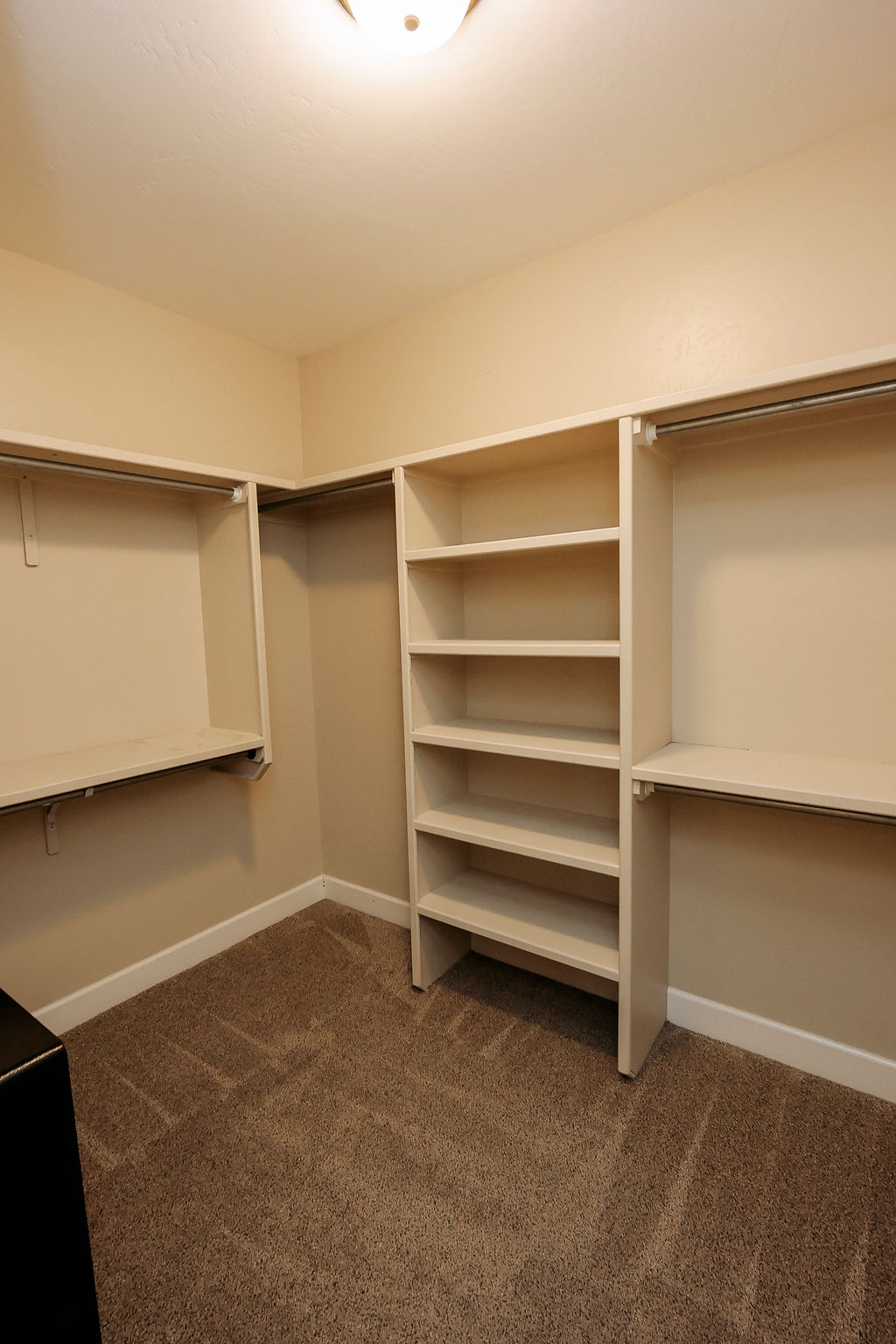 Carlsbad, New Mexico, 88220, United States, 4 Bedrooms Bedrooms, ,3 BathroomsBathrooms,Residential,For Sale,1975049