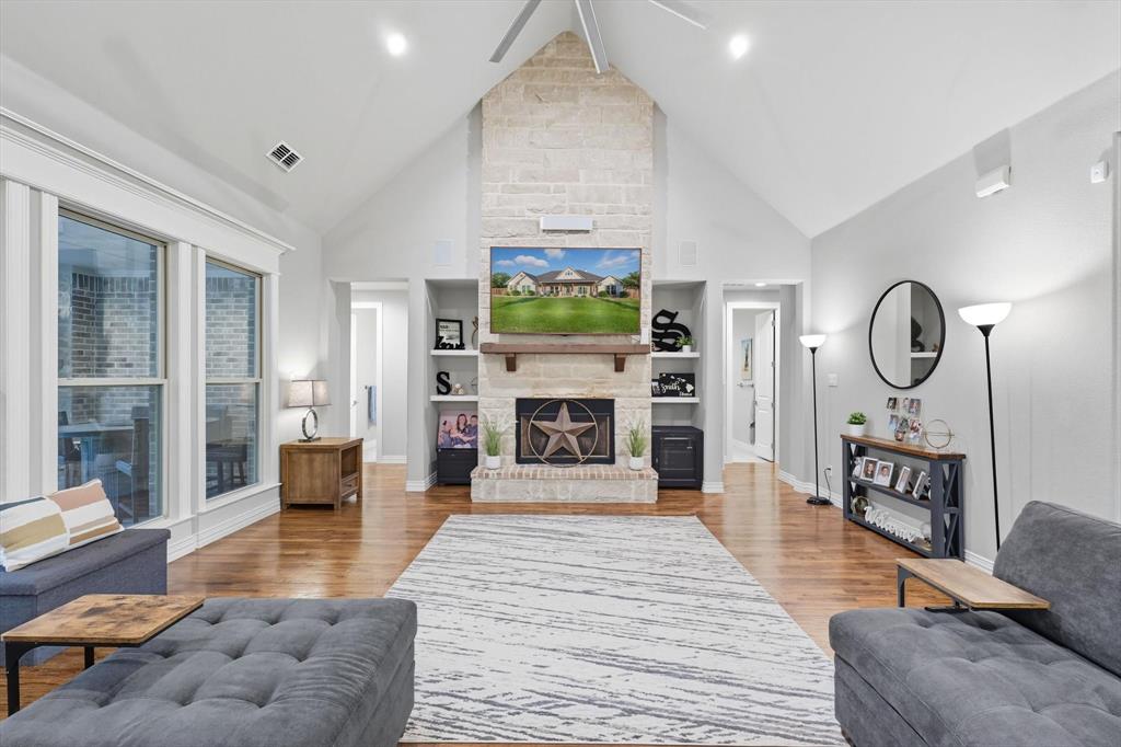 Midlothian, Texas, 76065, United States, 4 Bedrooms Bedrooms, ,3 BathroomsBathrooms,Residential,For Sale,1950999