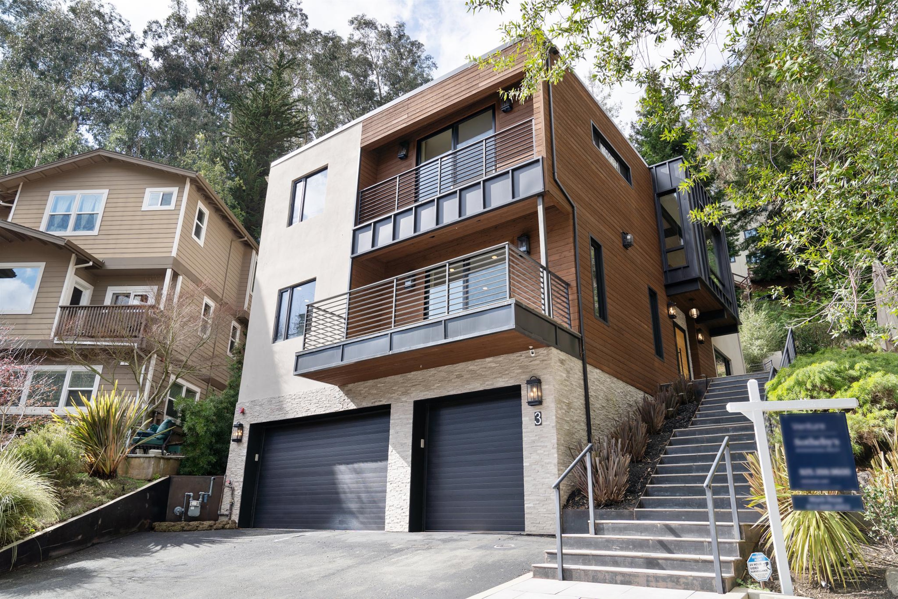  Modern Luxury Meets Tranquil Living in This Montclair Hills - 物件實景