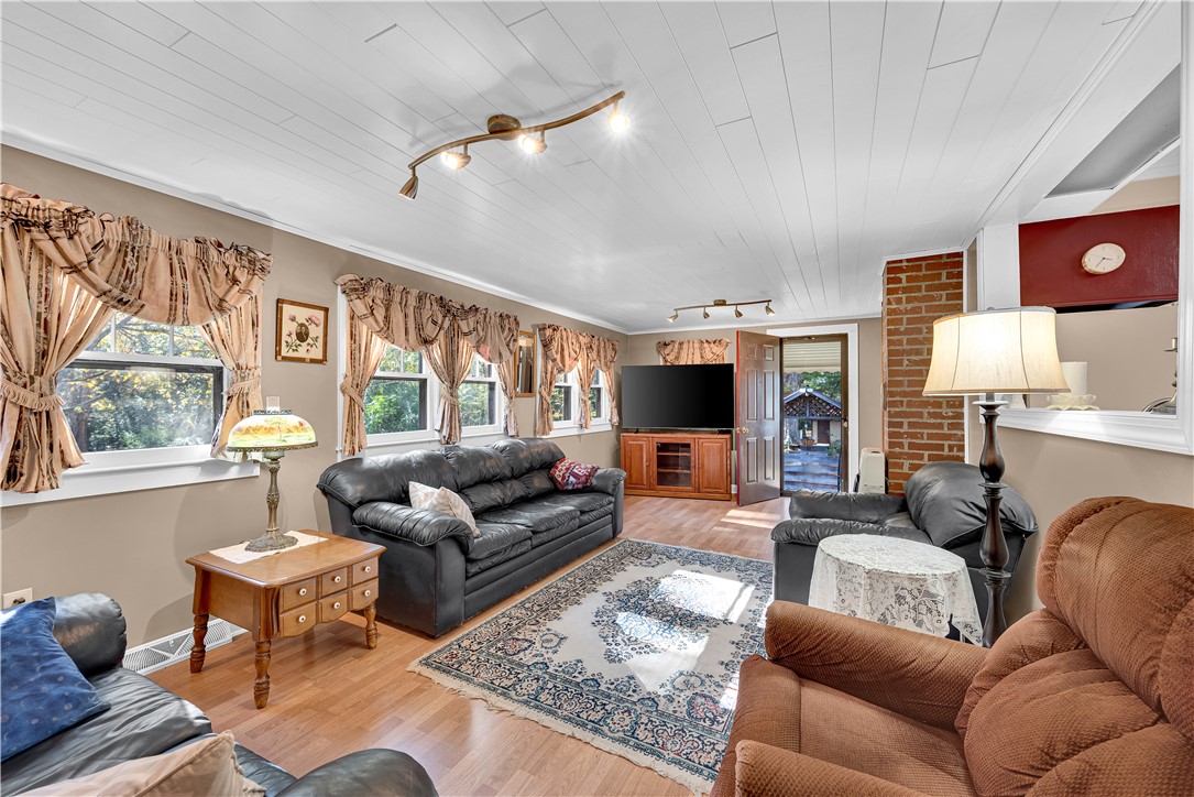 Williamston, South Carolina, 29697, United States, 3 Bedrooms Bedrooms, ,2 BathroomsBathrooms,Residential,For Sale,1992106