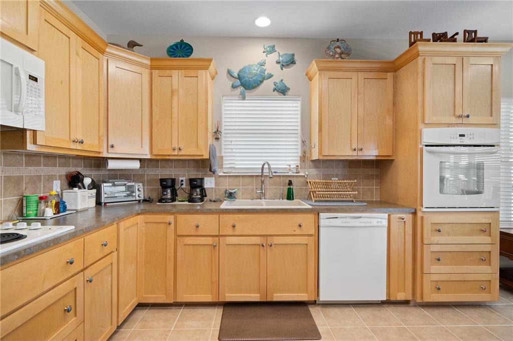 Rockport, Texas, 78382, United States, 3 Bedrooms Bedrooms, ,3 BathroomsBathrooms,Residential,For Sale,1848345