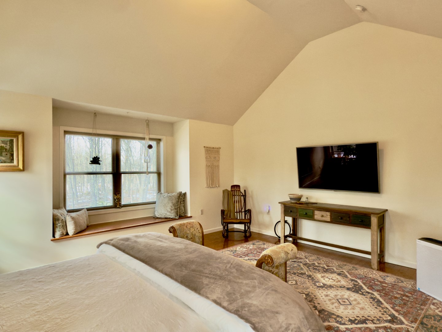 Hawley, Pennsylvania, 18428, United States, 3 Bedrooms Bedrooms, ,2 BathroomsBathrooms,Residential,For Sale,1995739