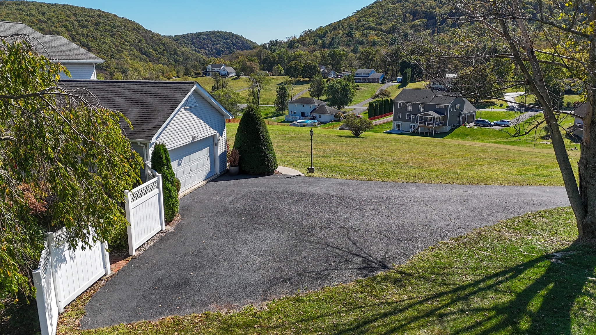 Tamaqua, Pennsylvania, 18252, United States, 4 Bedrooms Bedrooms, ,3 BathroomsBathrooms,Residential,For Sale,1980068