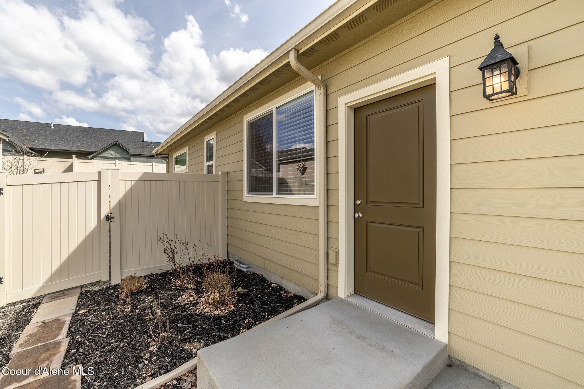 Coeur D'alene, Idaho, 83815, United States, 5 Bedrooms Bedrooms, ,4 BathroomsBathrooms,Residential,For Sale,1754735