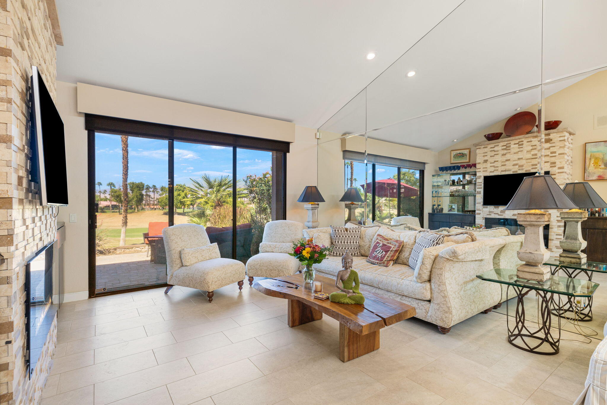 Palm Desert, California, 92211, United States, 2 Bedrooms Bedrooms, ,2 BathroomsBathrooms,Residential,For Sale,1985360