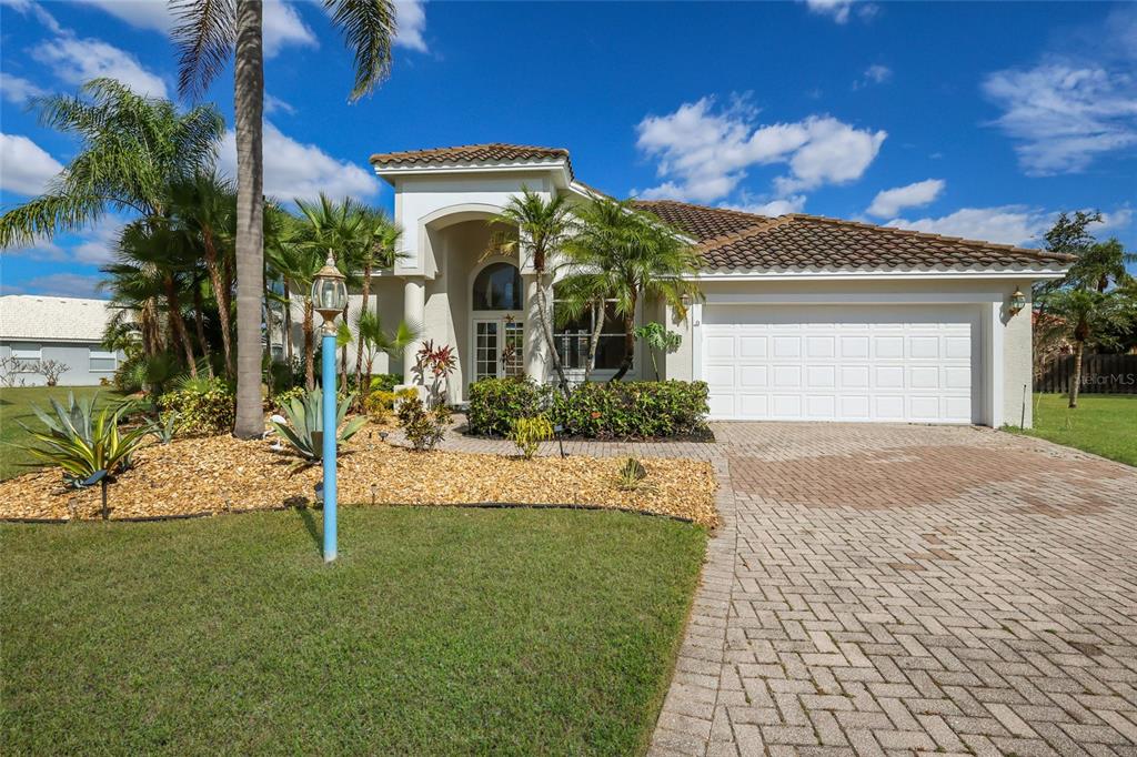 Sarasota, Florida, 34243, United States, 3 Bedrooms Bedrooms, ,2 BathroomsBathrooms,Residential,For Sale,1989326