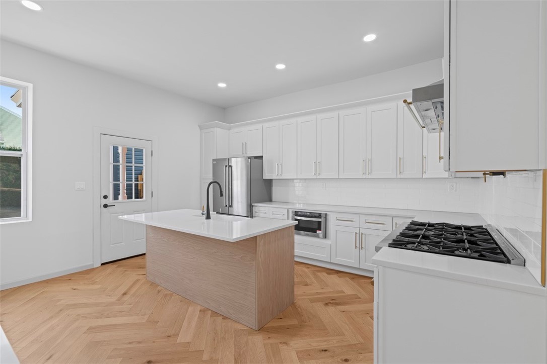 Lawrenceville, Pennsylvania, 15201, United States, 4 Bedrooms Bedrooms, ,4 BathroomsBathrooms,Residential,For Sale,1895769
