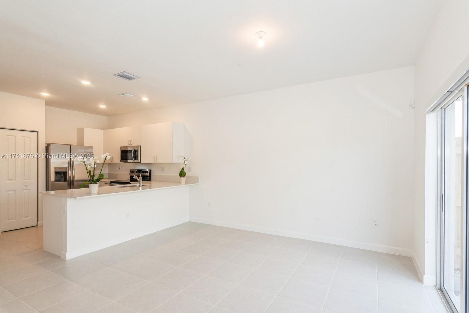 Homestead, Florida, 33033, United States, 3 Bedrooms Bedrooms, ,3 BathroomsBathrooms,Residential,For Sale,1705245