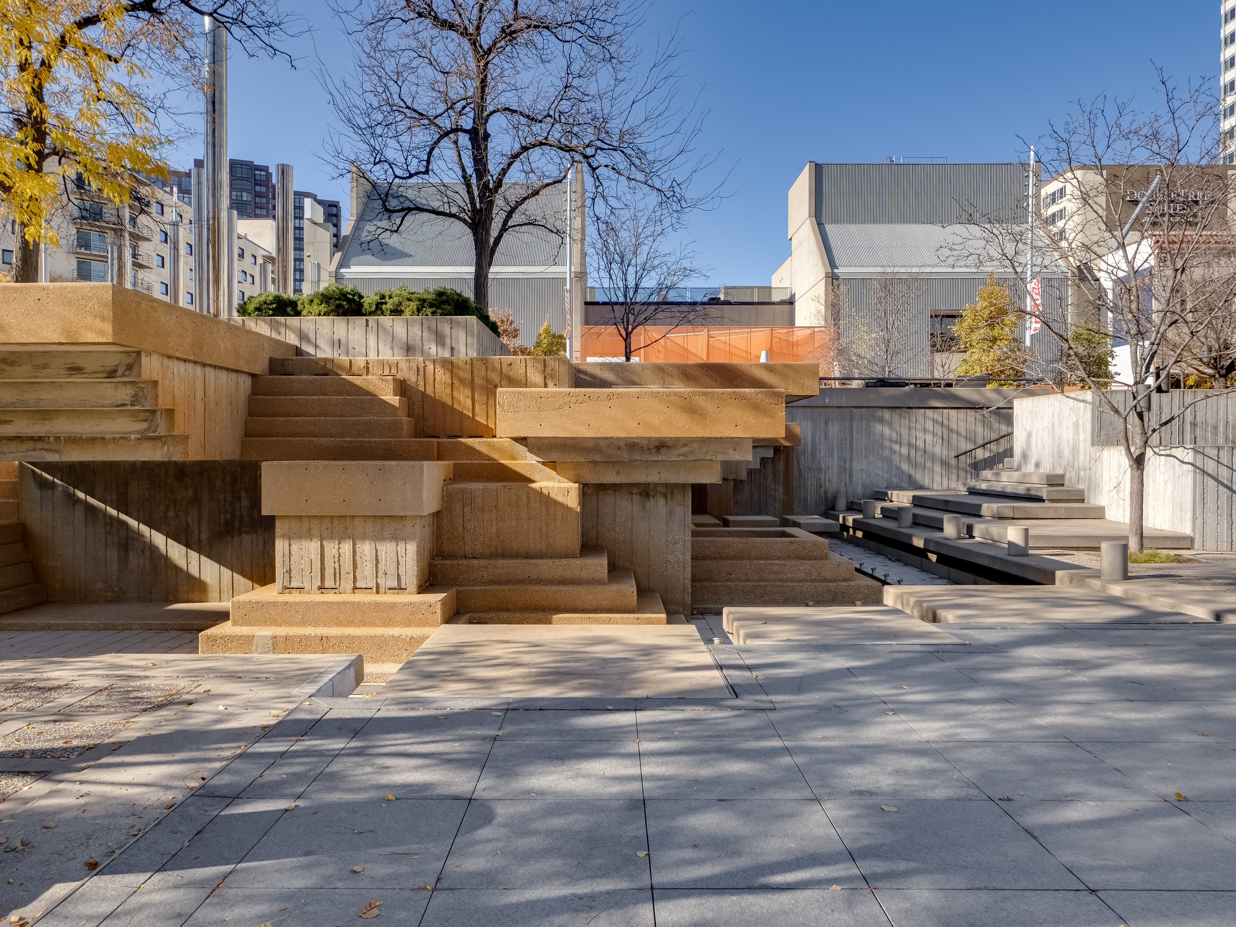  Fully Reimagined for Refined Downtown Living - 物件實景
