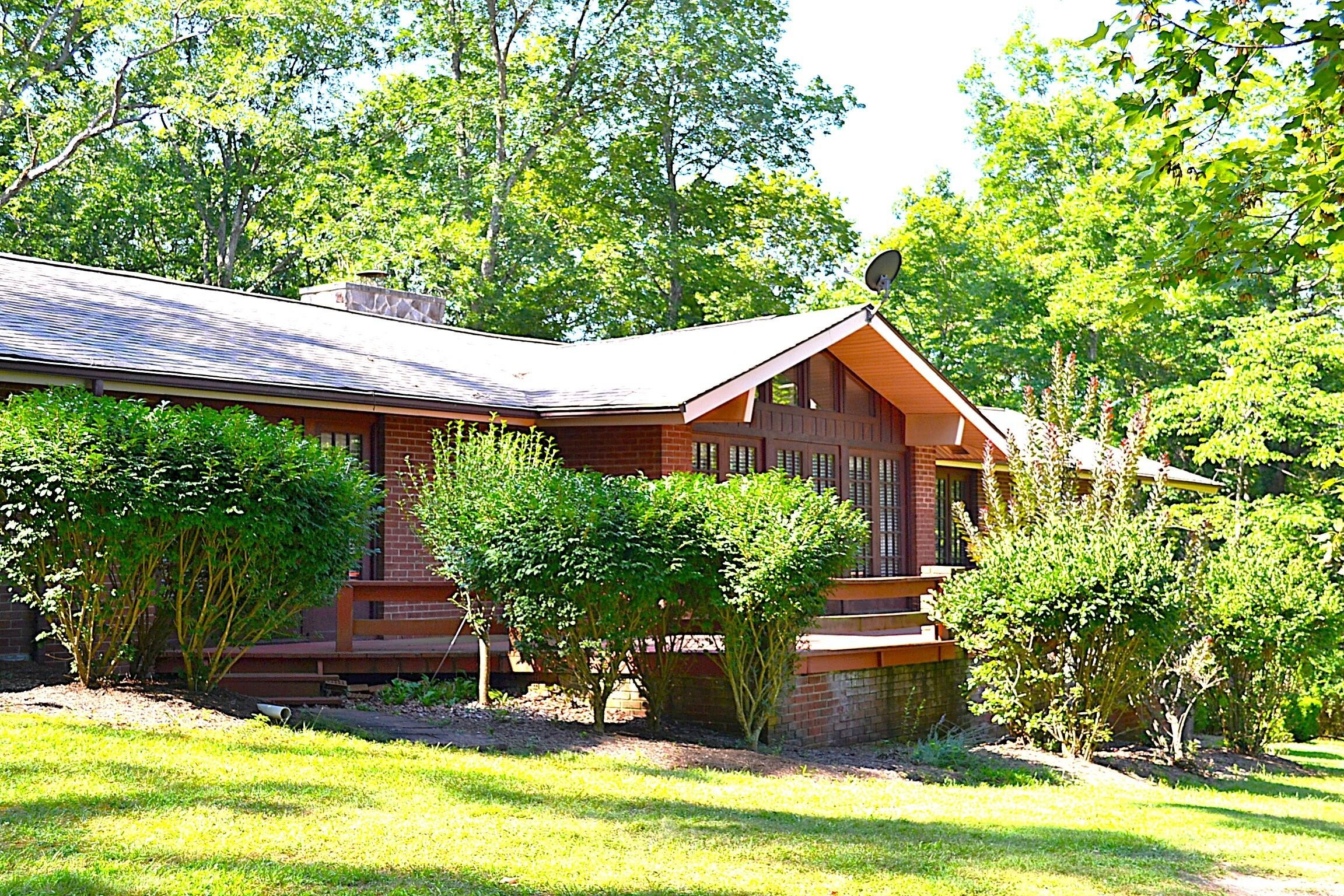 Lewisburg, West Virginia, 24901, United States, 6 Bedrooms Bedrooms, ,3 BathroomsBathrooms,Residential,For Sale,1940620