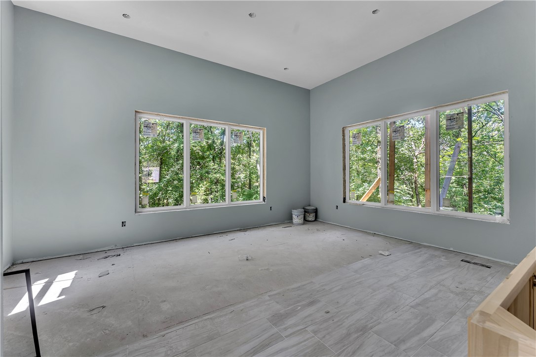 Fayetteville, Arkansas, 72703, United States, 4 Bedrooms Bedrooms, ,5 BathroomsBathrooms,Residential,For Sale,1902813