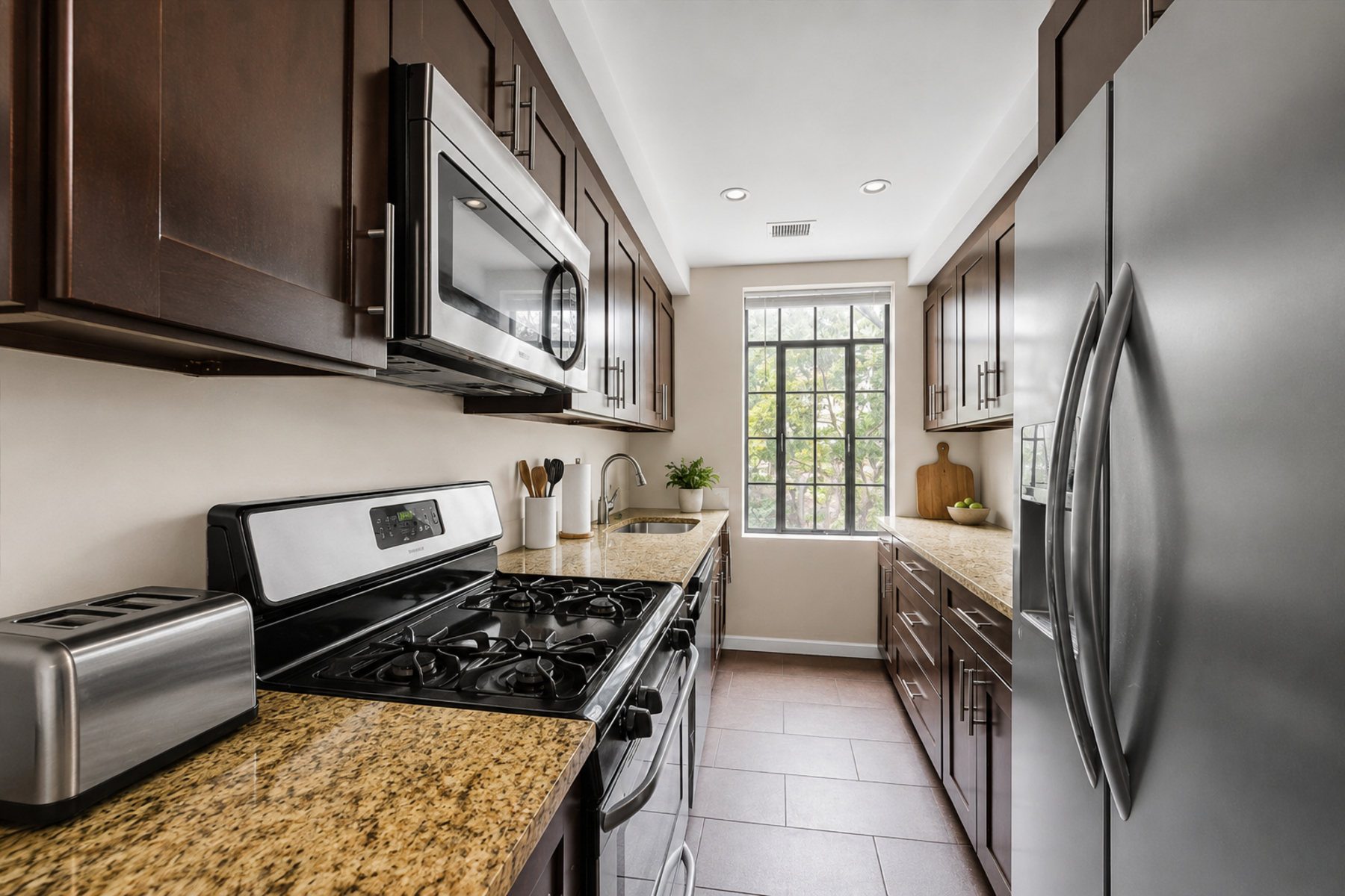  ?RARELY AVAILABLE BRICK TWO FAMILY TOWNHOUSE IN FOREST HILLS GARDENS? - 物件實景