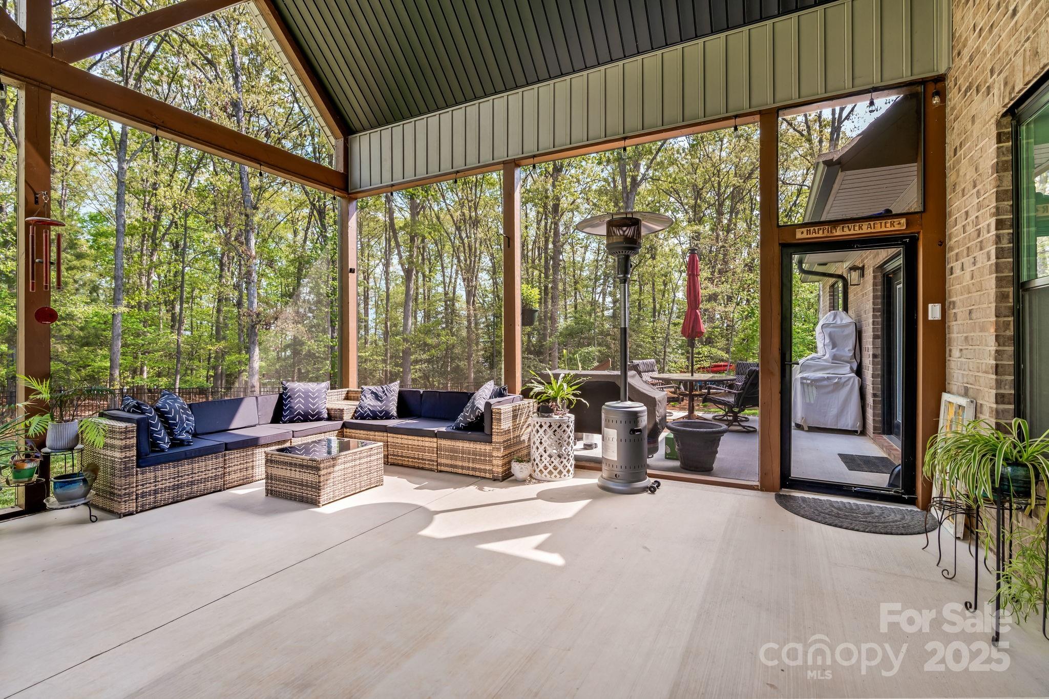 Lexington, North Carolina, 27292, United States, 4 Bedrooms Bedrooms, ,3 BathroomsBathrooms,Residential,For Sale,1847027