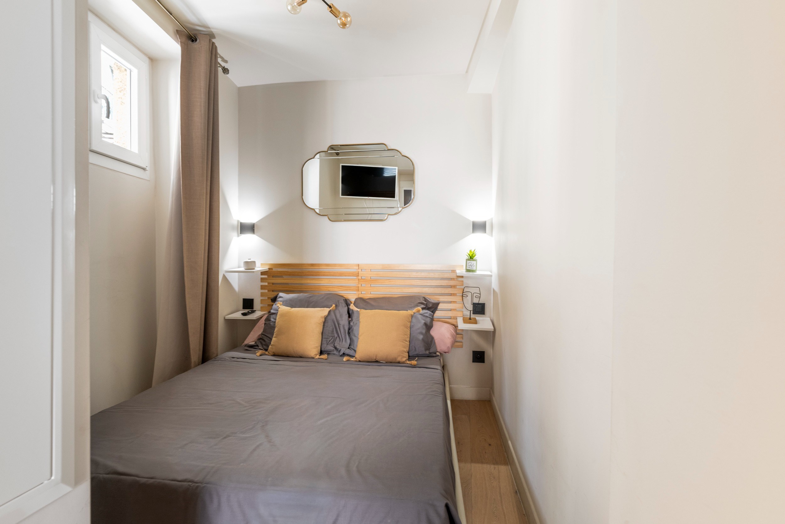  Studio apartment with sleeping area in Nice Carré d