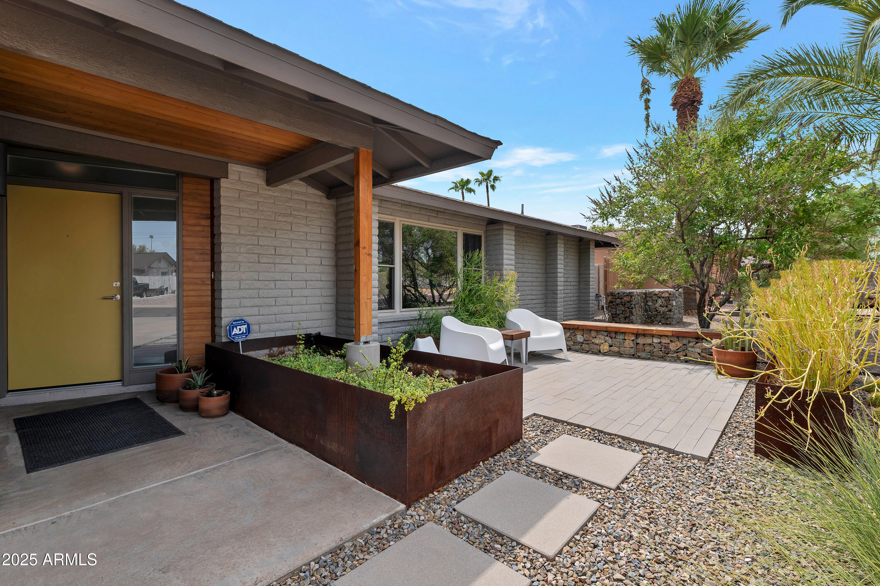 Phoenix, Arizona, 85028, United States, 4 Bedrooms Bedrooms, ,Residential,For Sale,1940373